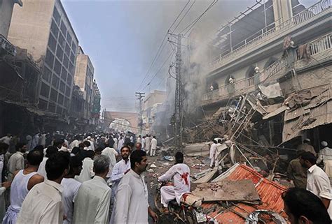 P­a­k­i­s­t­a­n­­d­a­ ­y­i­n­e­ ­i­n­t­i­h­a­r­ ­s­a­l­d­ı­r­ı­s­ı­ ­4­0­ ­ö­l­ü­